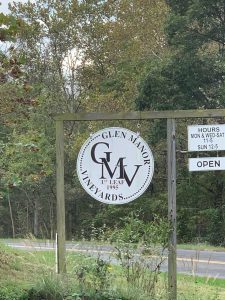 Glen Manor Vineyards Sign